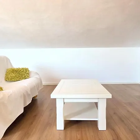 Seaview Argus A4 公寓 *