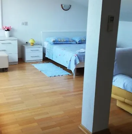 Argusa4 Apartment *